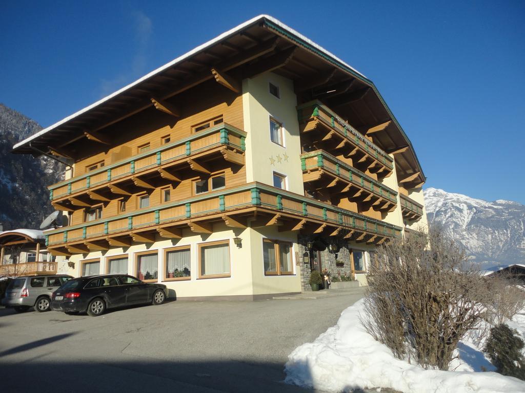 Hotel Gasthof Jaeger Zillertal Schlitters Exterior foto