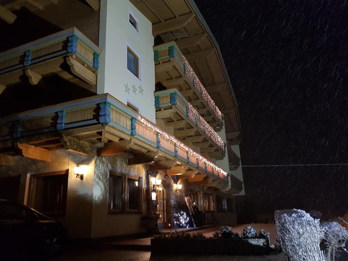 Hotel Gasthof Jaeger Zillertal Schlitters Exterior foto
