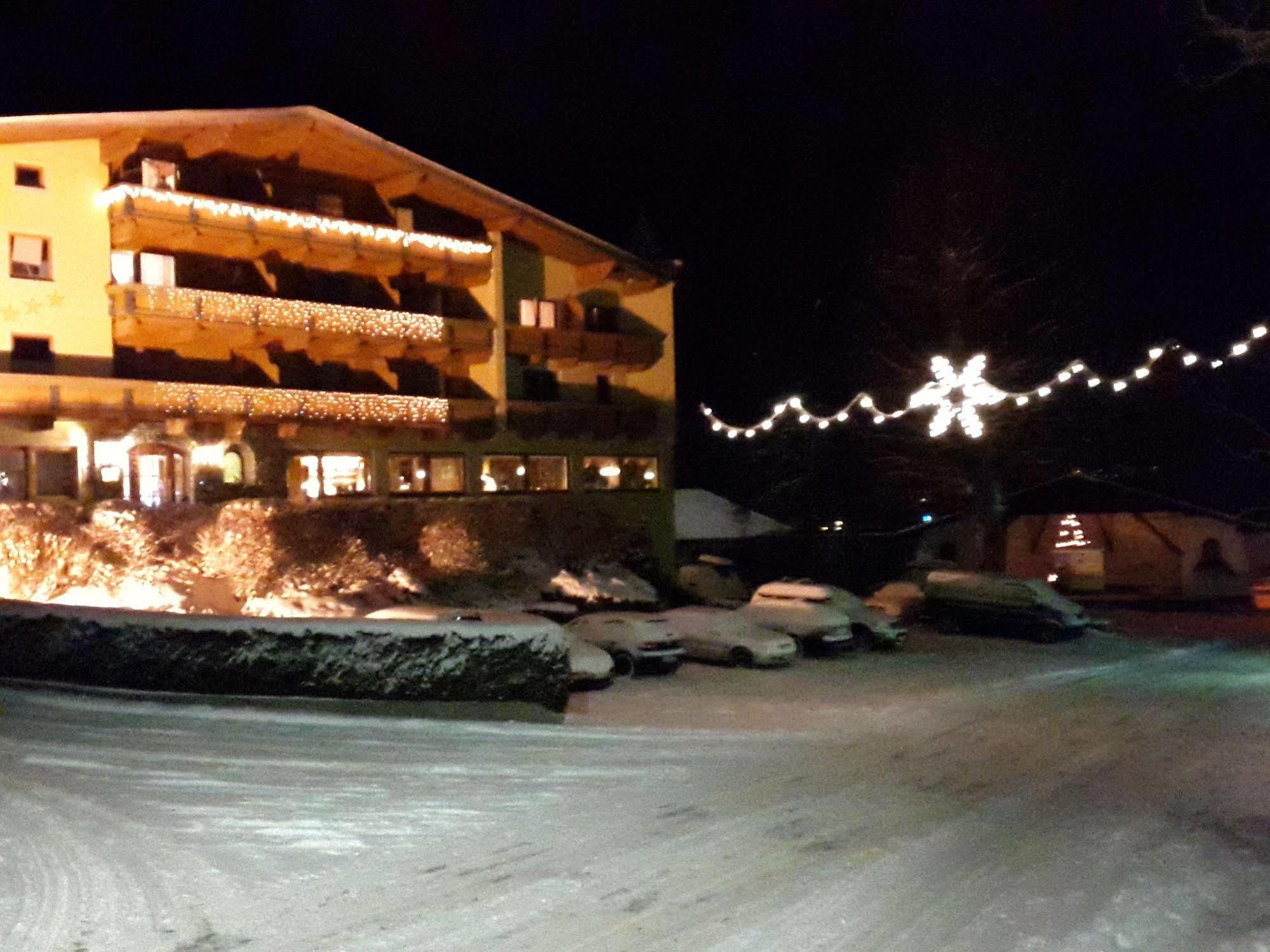 Hotel Gasthof Jaeger Zillertal Schlitters Exterior foto