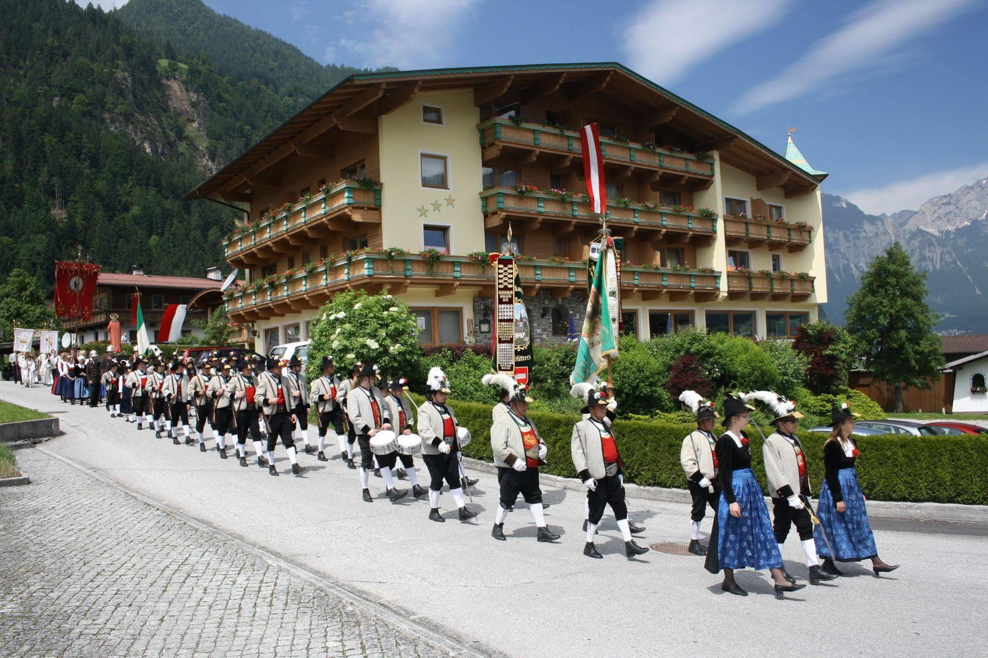 Hotel Gasthof Jaeger Zillertal Schlitters Exterior foto