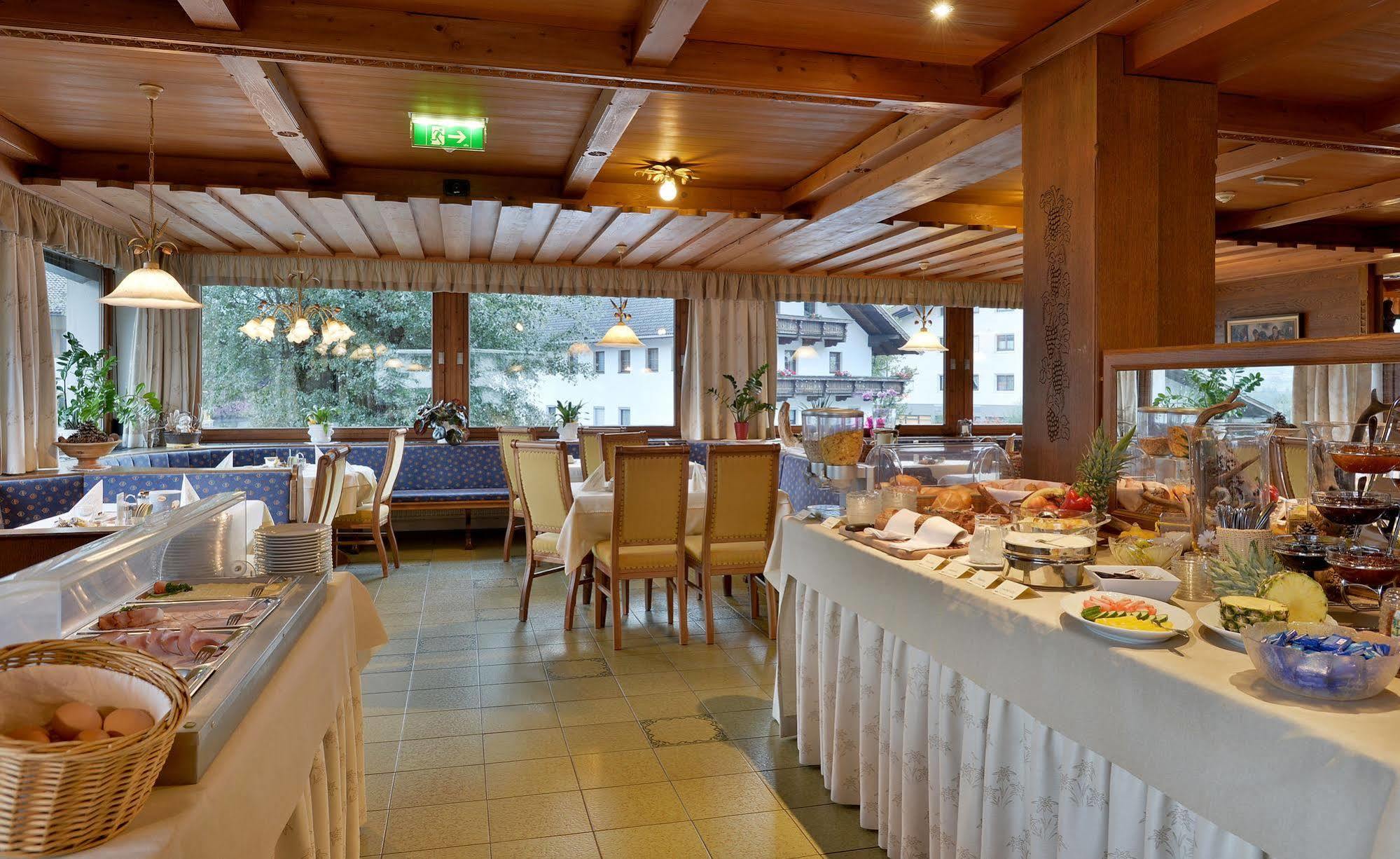 Hotel Gasthof Jaeger Zillertal Schlitters Exterior foto